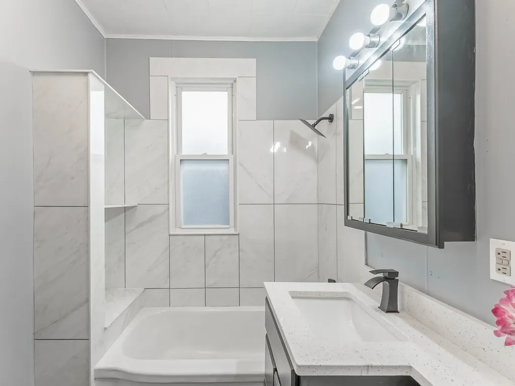 7041 South Throop Street Chicago IL 60636