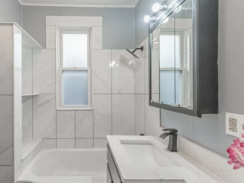 7041 South Throop Street Chicago IL 60636