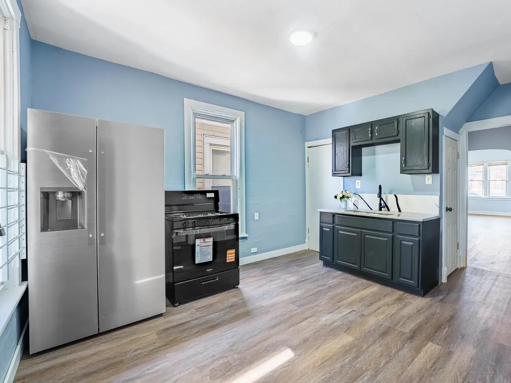 7041 South Throop Street Chicago IL 60636