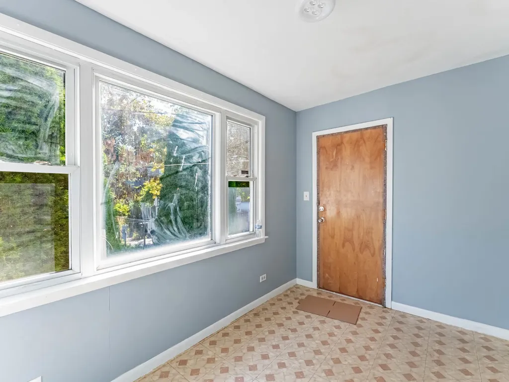 7041 South Throop Street Chicago IL 60636