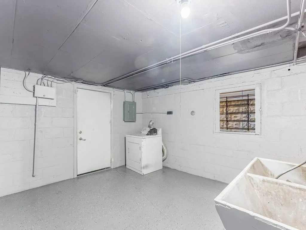 7041 South Throop Street Chicago IL 60636