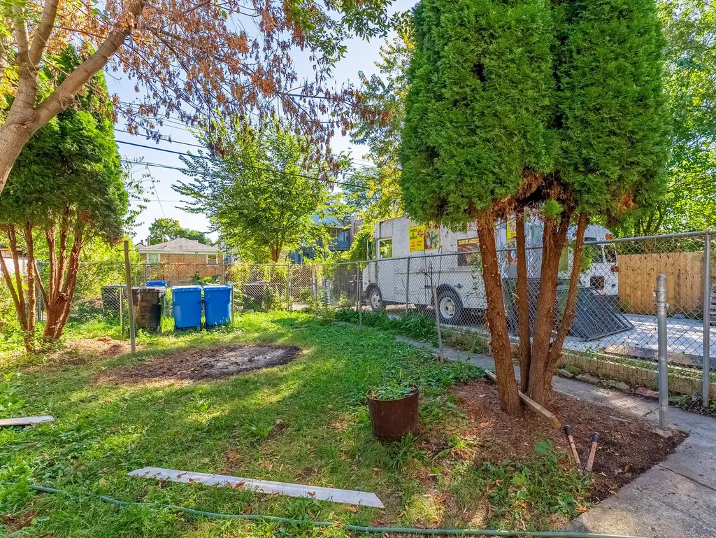 7041 South Throop Street Chicago IL 60636