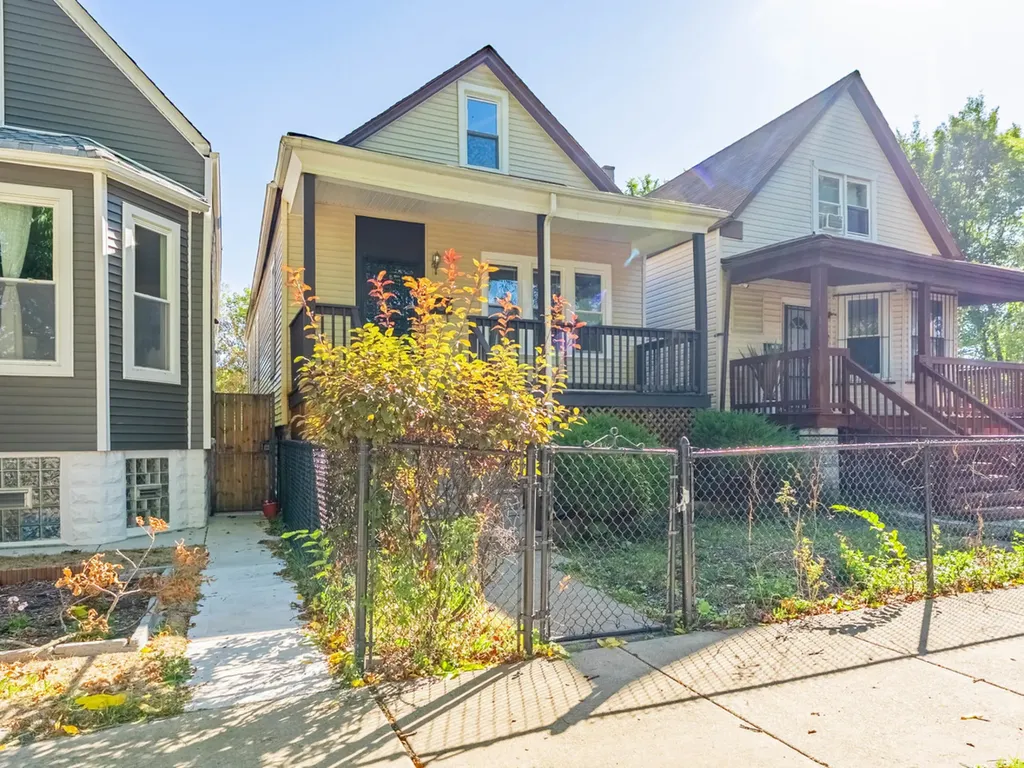 7041 South Throop Street Chicago IL 60636