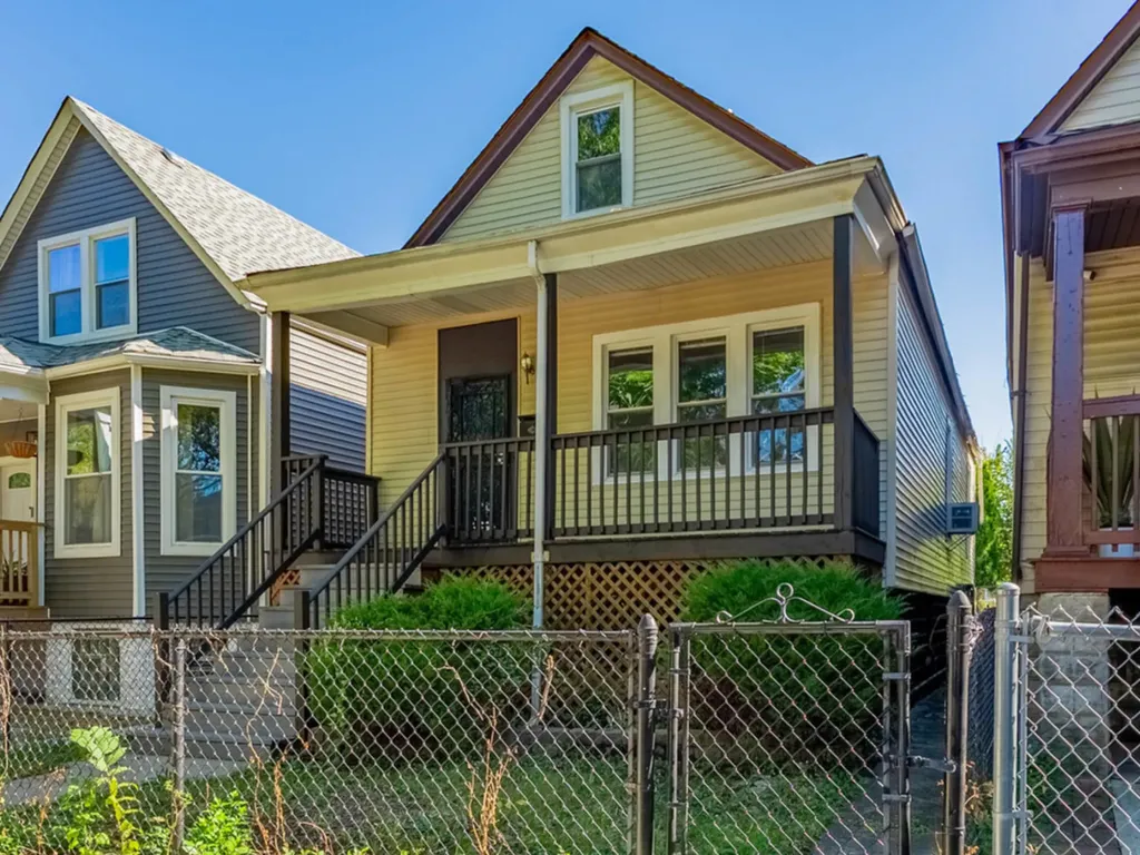 7041 South Throop Street Chicago IL 60636