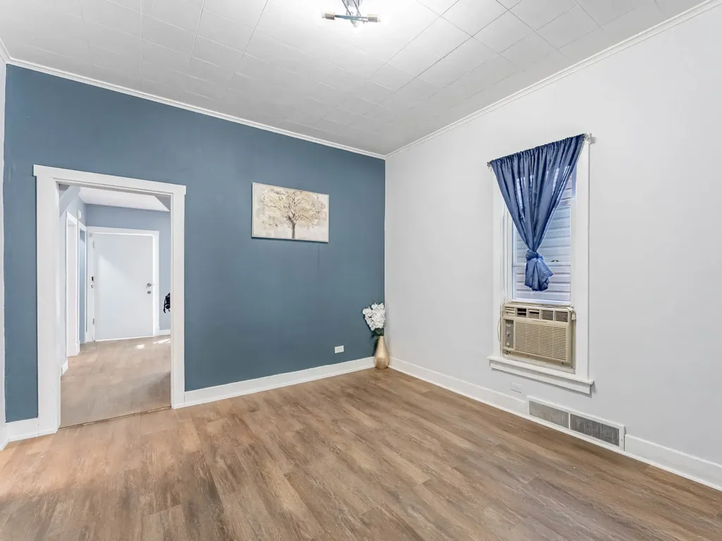 7041 South Throop Street Chicago IL 60636