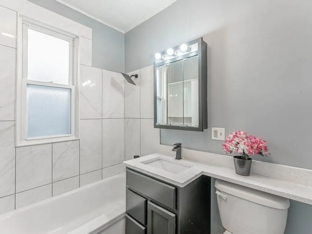 7041 South Throop Street Chicago IL 60636