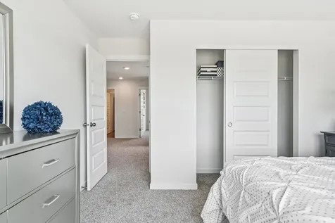 282 Snowdrop Lane Elgin IL 60124