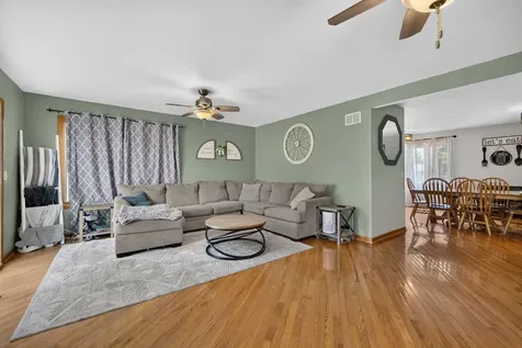 10205 Sharon Lane Hebron IL 60034