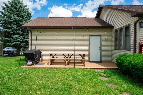 10205 Sharon Lane Hebron IL 60034