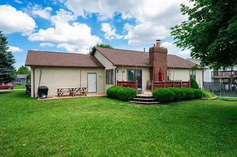 10205 Sharon Lane Hebron IL 60034