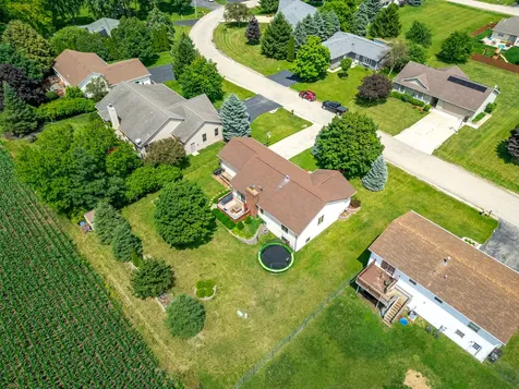 10205 Sharon Lane Hebron IL 60034