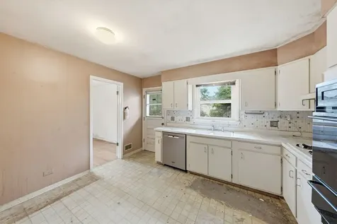 9137 Central Avenue Morton Grove IL 60053