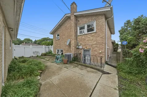 9137 Central Avenue Morton Grove IL 60053