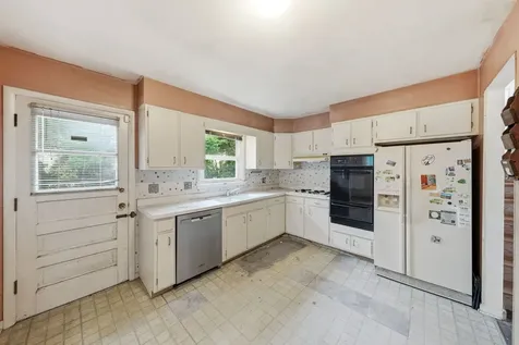 9137 Central Avenue Morton Grove IL 60053