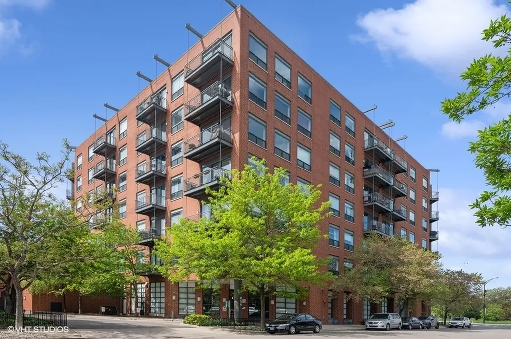 859 West Erie Street Chicago IL 60642
