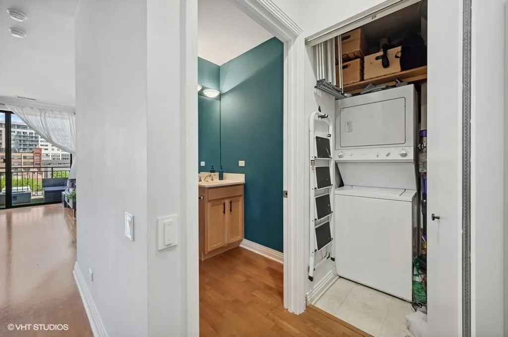 859 West Erie Street Chicago IL 60642