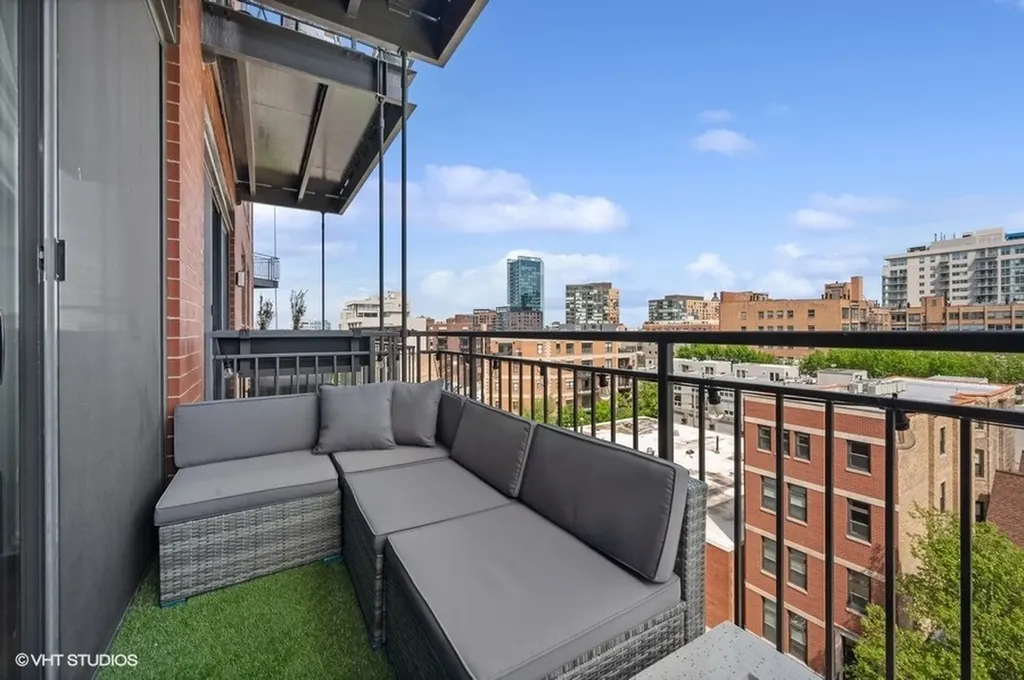 859 West Erie Street Chicago IL 60642