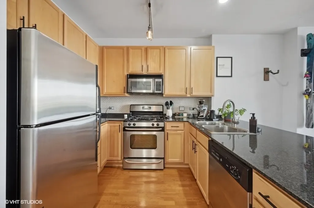 859 West Erie Street Chicago IL 60642