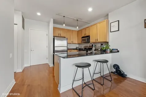 859 West Erie Street Chicago IL 60642