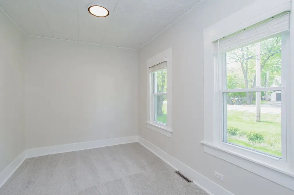 22W724 Saint Charles Road Glen Ellyn IL 60137