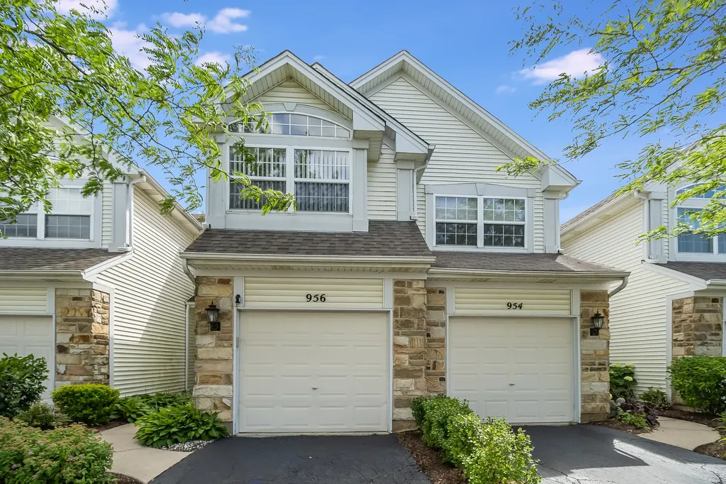 956 Mesa Drive Lake In The Hills IL 60156