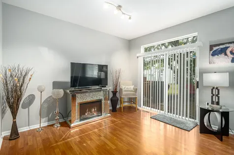 956 Mesa Drive Lake In The Hills IL 60156