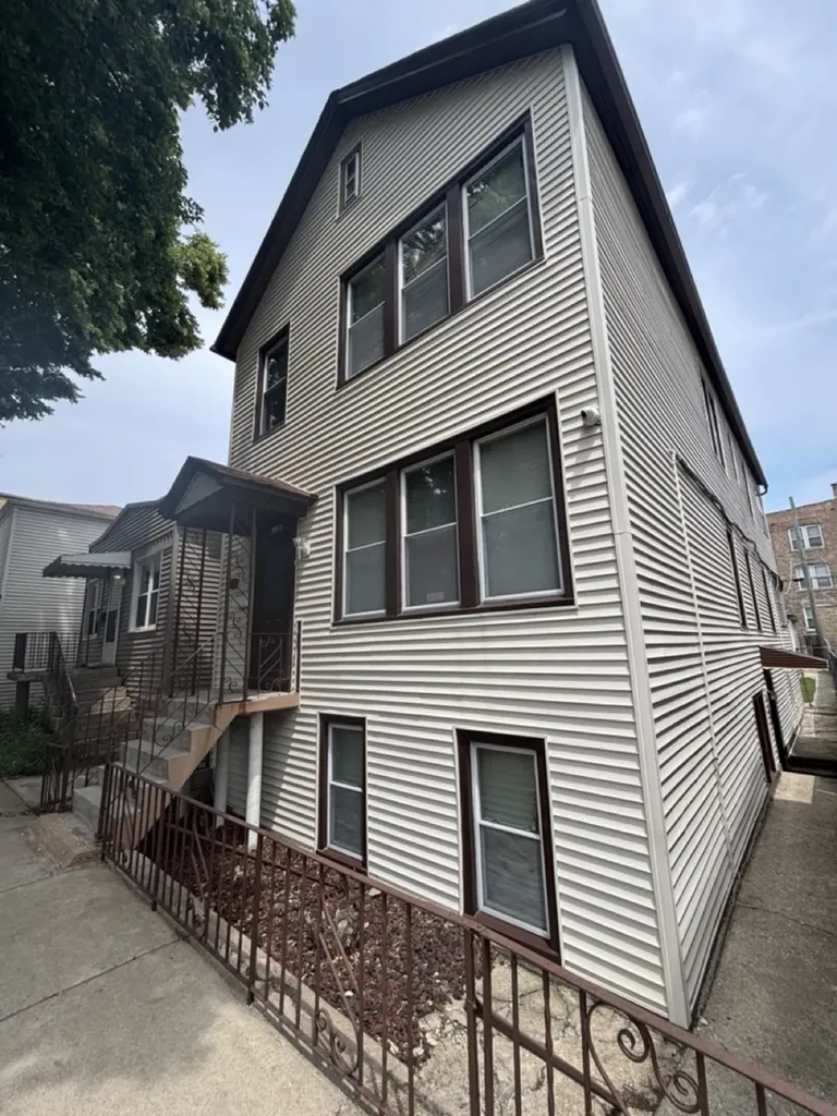 3327 South Lituanica Avenue Chicago IL 60608