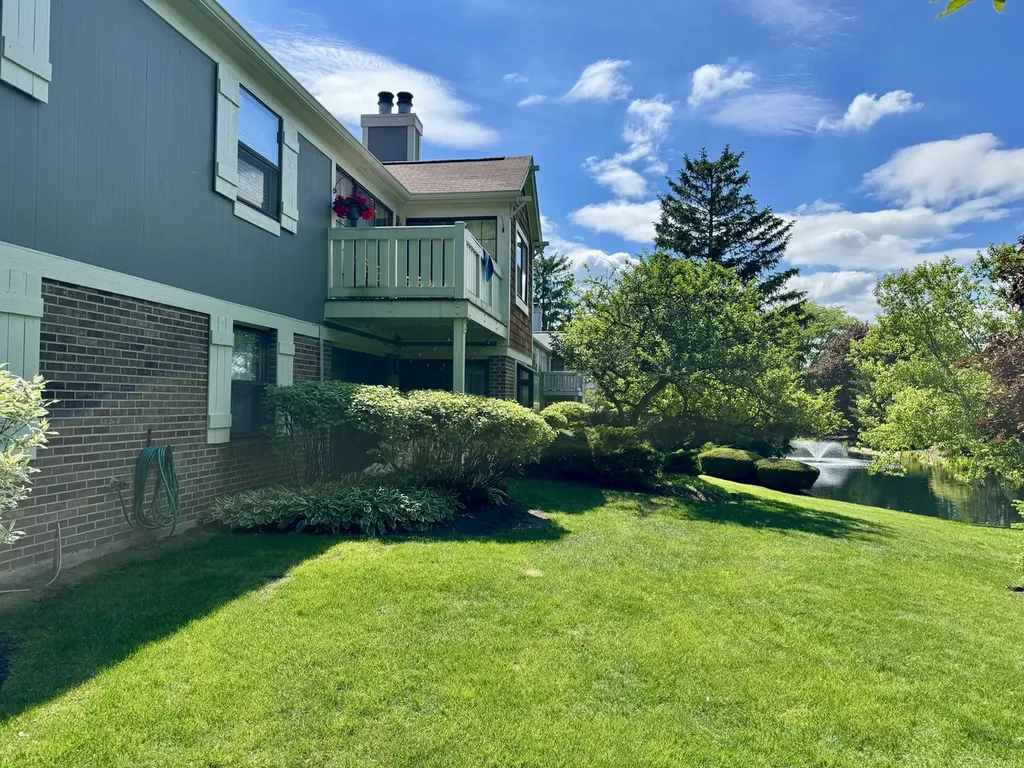 1901 Gresham Circle Wheaton IL 60189
