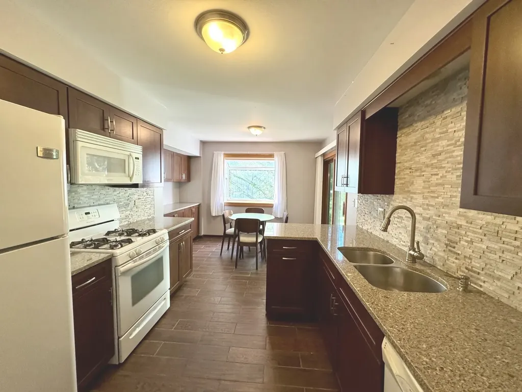 1901 Gresham Circle Wheaton IL 60189