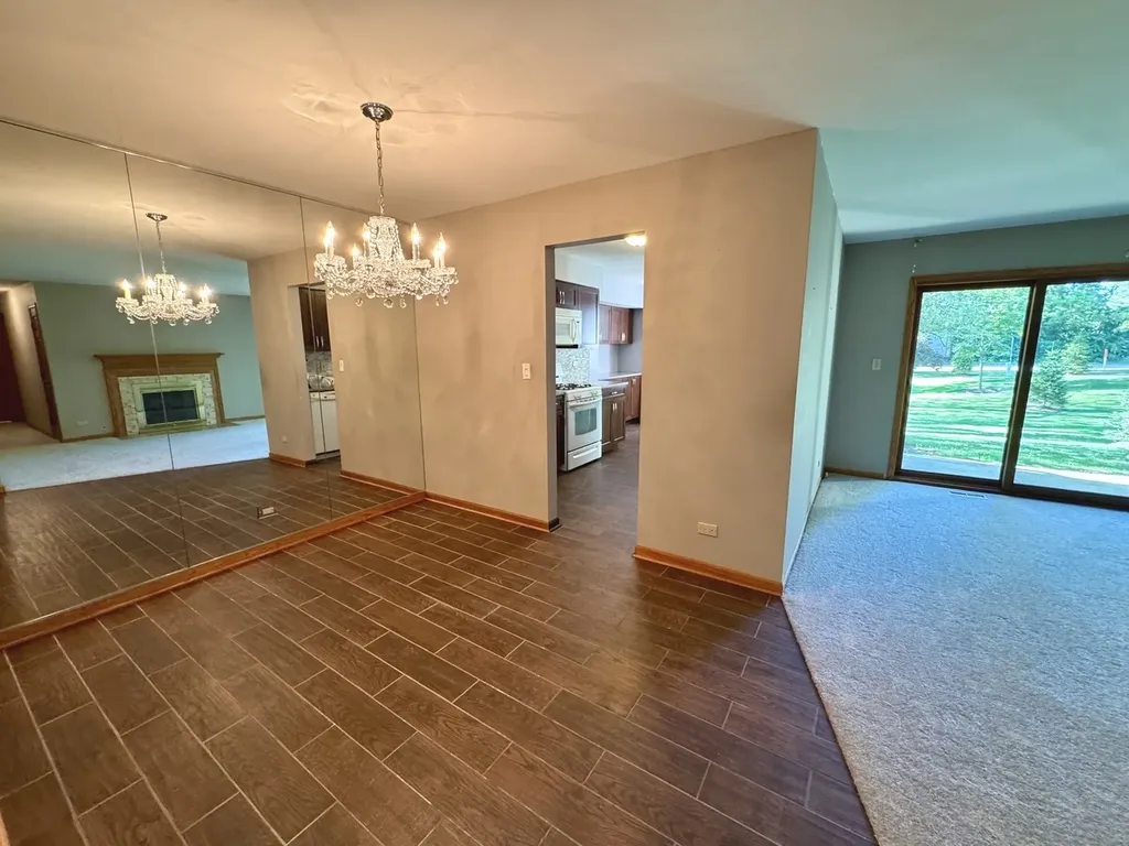 1901 Gresham Circle Wheaton IL 60189
