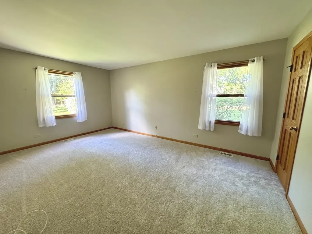 1901 Gresham Circle Wheaton IL 60189