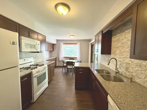 1901 Gresham Circle Wheaton IL 60189