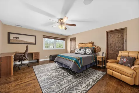 10 Elm Street Hawthorn Woods IL 60047