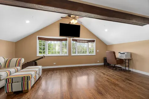 10 Elm Street Hawthorn Woods IL 60047