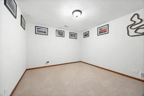 10 Elm Street Hawthorn Woods IL 60047