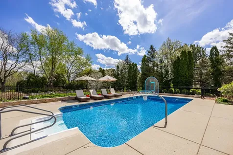 10 Elm Street Hawthorn Woods IL 60047