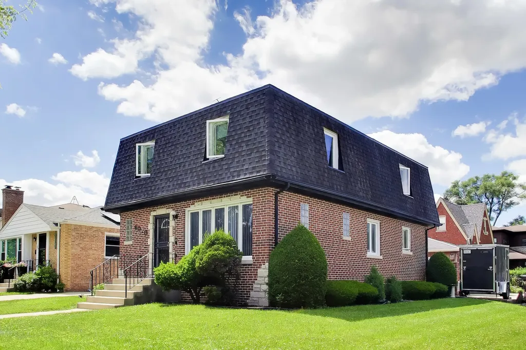6040 North Niagara Avenue Chicago IL 60631