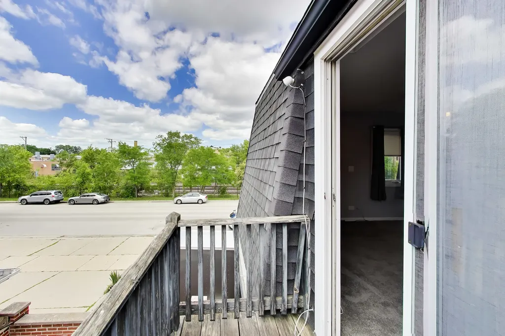 6040 North Niagara Avenue Chicago IL 60631