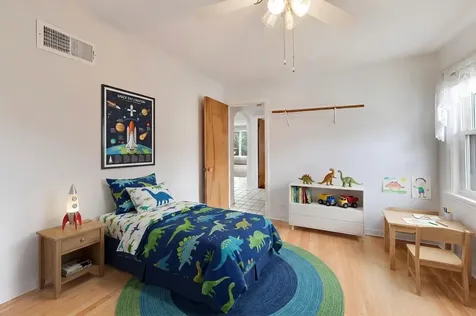 6040 North Niagara Avenue Chicago IL 60631