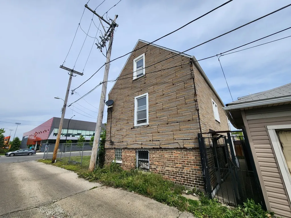 2753 West 47th Street Chicago IL 60632