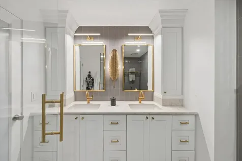 208 West Washington Street Chicago IL 60606