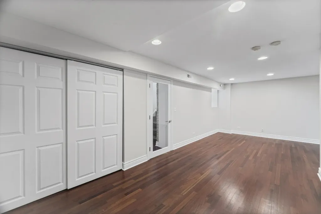 1918 West Cullom Avenue Chicago IL 60613