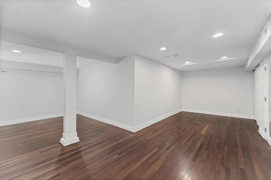 1918 West Cullom Avenue Chicago IL 60613