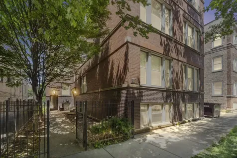1918 West Cullom Avenue Chicago IL 60613