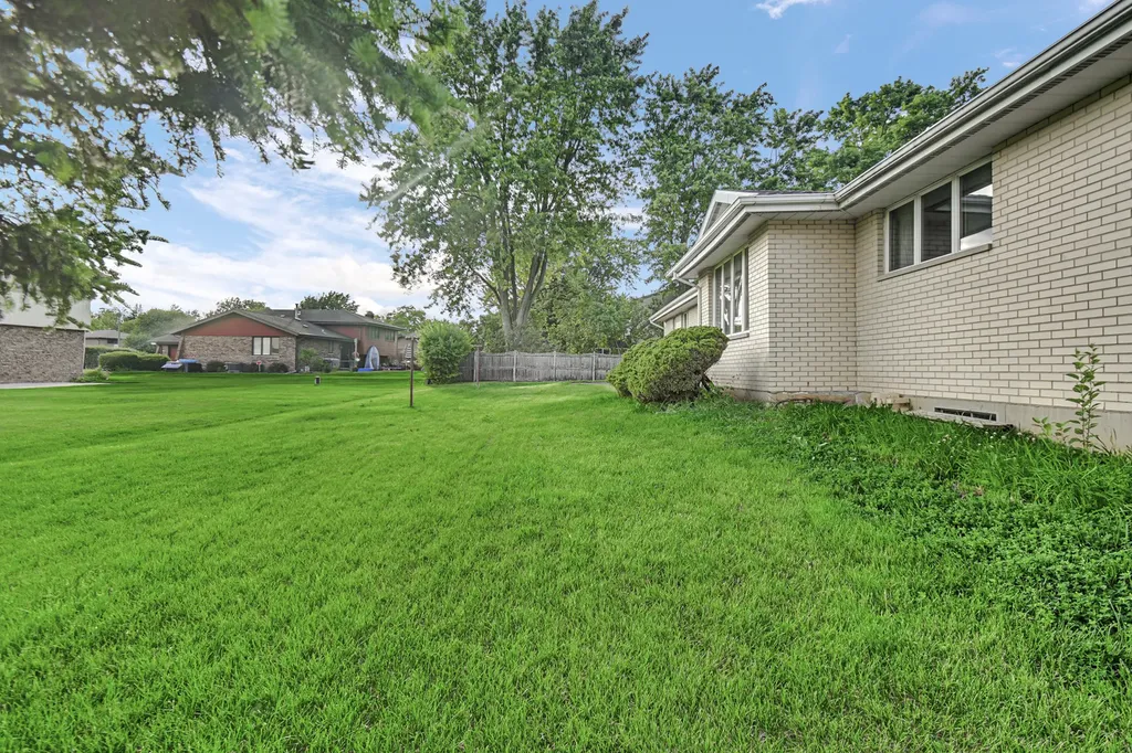 325 Wintree Lane New Lenox IL 60451