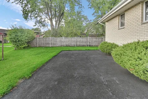 325 Wintree Lane New Lenox IL 60451