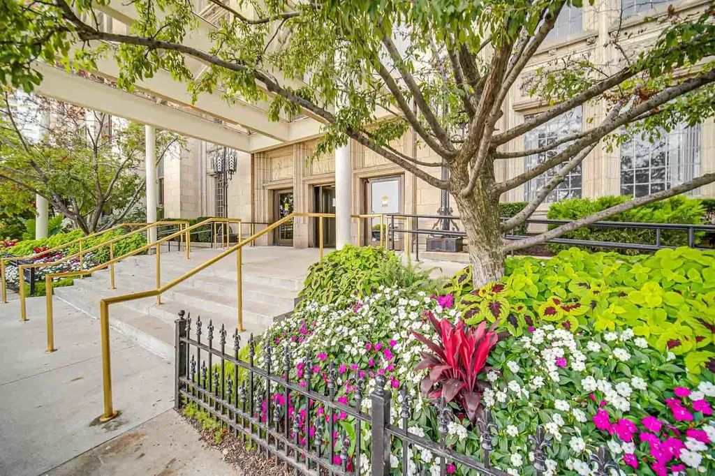680 North Lake Shore Drive Chicago IL 60611