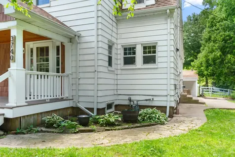3740 30TH Street Rock Island IL 61201