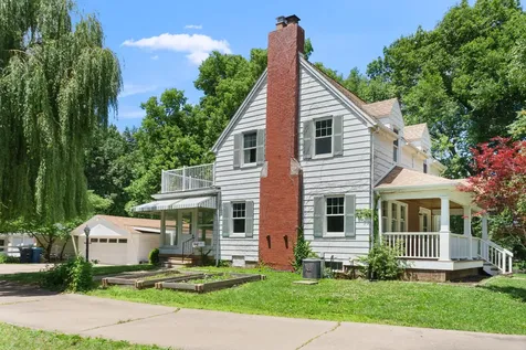 3740 30TH Street Rock Island IL 61201