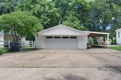 3740 30TH Street Rock Island IL 61201